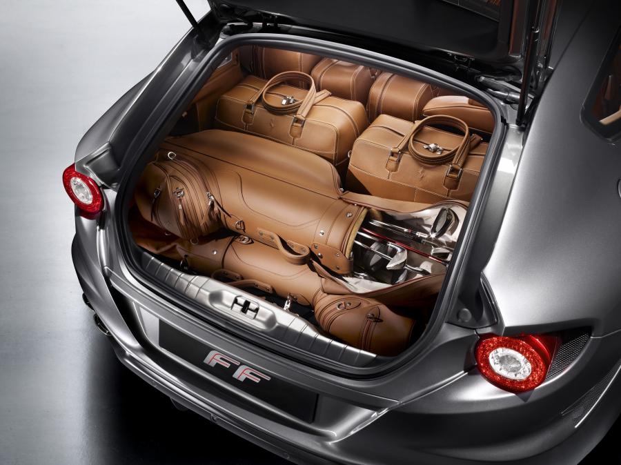  Ferrari FF 2011 года  (фото 28 из 195)